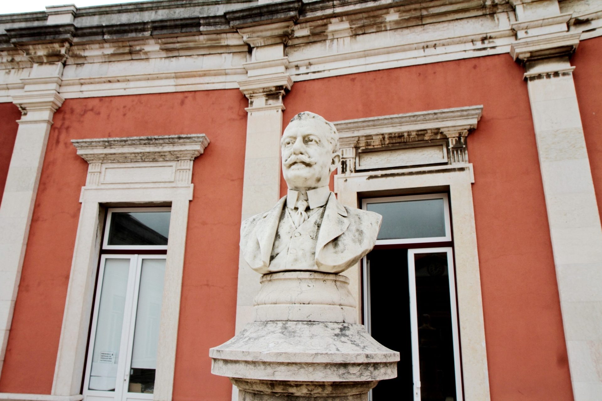 Miguel Bombarda's bust, NOVA Facultade de Ciencias Medicas, Lisbon - 04.JPG